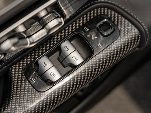 Used 2023 Mercedes-Benz SL 63 AMG 4MATIC w/ Driver Assistance Package image 15