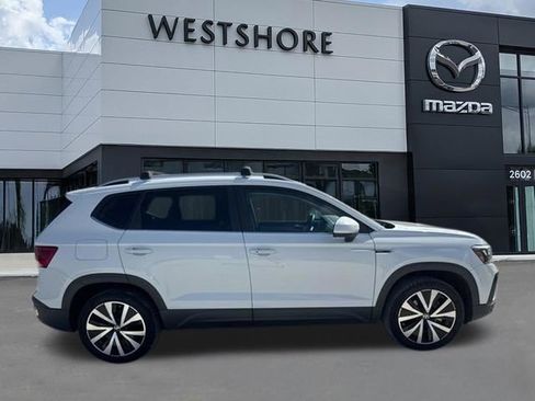 Used 2023 Volkswagen Taos SE image 2