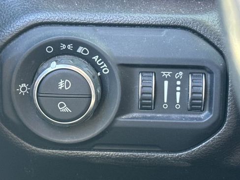 Used 2022 Jeep Gladiator Rubicon w/ LED Lighting Group AWD/4WD image 35