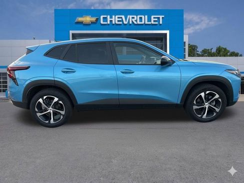 Used 2025 Chevrolet Trax RS w/ Driver Confidence Package image 6