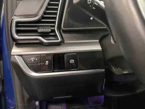 Used 2023 Kia Sportage EX image 19