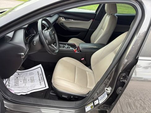 Used 2019 MAZDA MAZDA3 AWD Hatchback w/ Preferred Pkg image 9