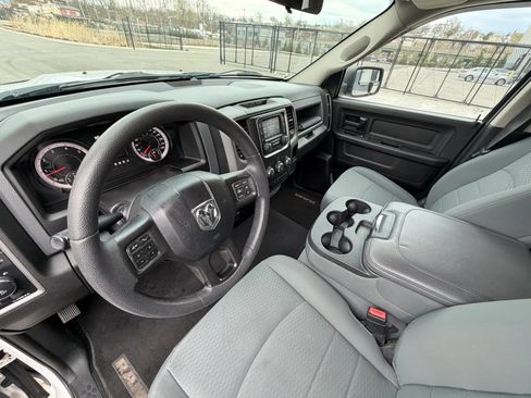 Used 2019 RAM 1500 Express AWD/4WD image 16