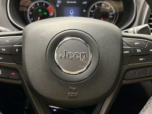 Used 2022 Jeep Cherokee Trailhawk w/ Sun, Sound & Nav Group AWD/4WD image 16