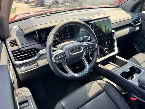 Used 2026 GMC Acadia Elevation w/ Elevation Premium Package FWD image 18