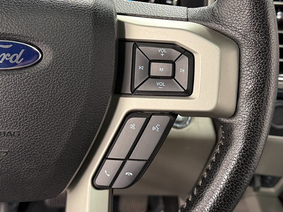 Used 2015 Ford F150 Lariat w/ Equipment Group 502A Luxury AWD/4WD image 17