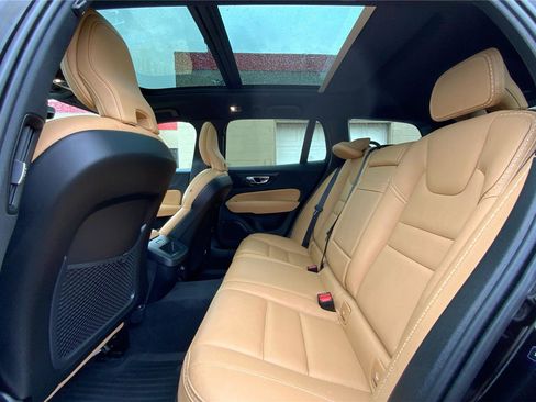 Used 2020 Volvo V60 T5 Cross Country w/ Protection Package Premier image 11