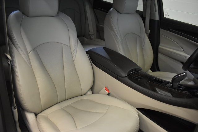 Used 2019 Buick LaCrosse Essence AWD/4WD image 6