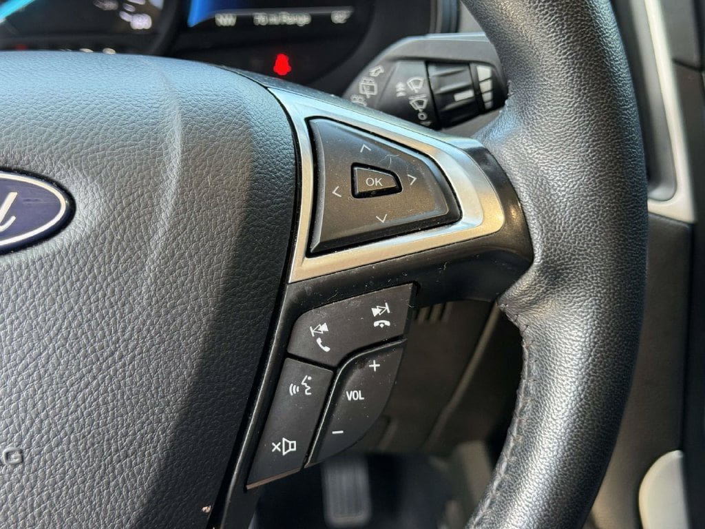 Used 2024 Ford Edge SEL AWD/4WD image 13