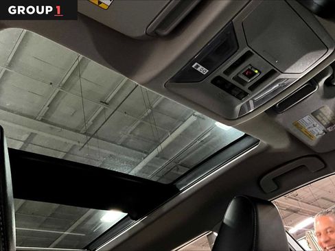 Used 2022 Toyota RAV4 Limited image 14