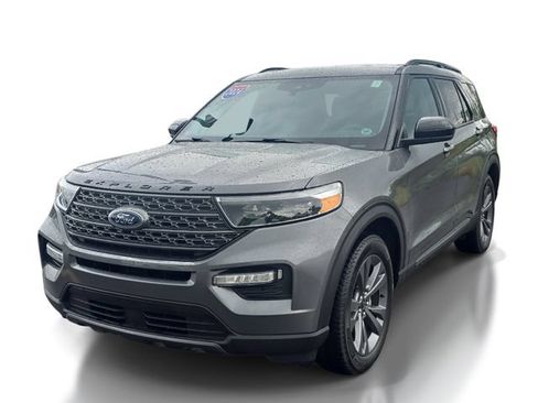 Certified 2024 Ford Explorer XLT w/ Equipment Group 202A AWD/4WD image 2