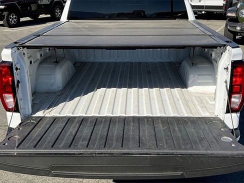 Used 2024 GMC Sierra 1500 Elevation image 34