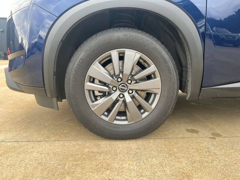 Used 2025 Nissan Pathfinder SV AWD/4WD image 29
