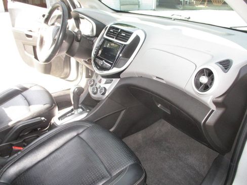 Used 2018 Chevrolet Sonic Premier FWD image 22