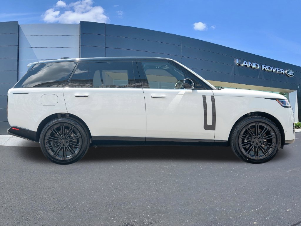 New 2026 Land Rover Range Rover Long Wheelbase SE AWD/4WD image 8