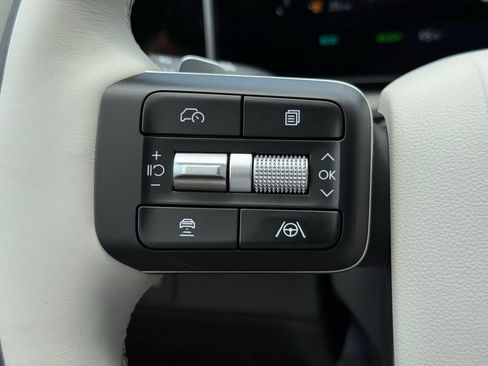 Used 2025 Hyundai Santa Fe Calligraphy image 32