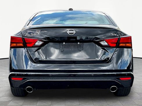Used 2023 Nissan Altima 2.5 SV w/ SV Premium Package FWD image 5