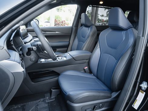 Certified 2026 INFINITI QX60 Sport w/ Dark Cargo Package AWD/4WD image 6