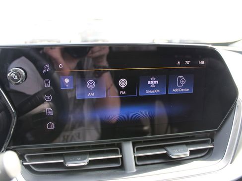 Used 2025 Chevrolet Trax LT w/ LT Convenience Package image 41