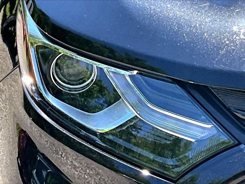 Used 2019 Chevrolet Equinox LT FWD image 30