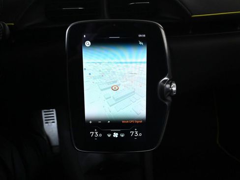 Used 2024 McLaren Artura image 13