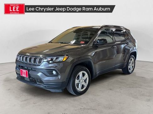 Used 2023 Jeep Compass Latitude w/ Sun and Sound Group AWD/4WD image 1