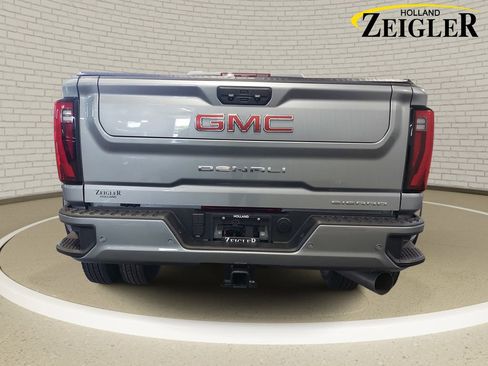 Used 2025 GMC Sierra 3500 Denali w/ Denali Reserve Package AWD/4WD image 6