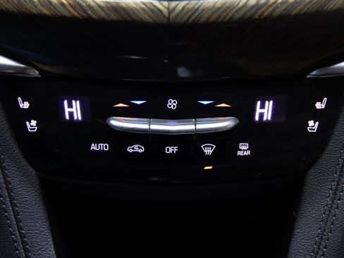 Used 2020 Cadillac XT6 Premium Luxury w/ Platinum Package image 15