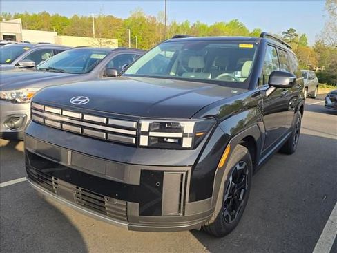 Used 2024 Hyundai Santa Fe SEL image 3