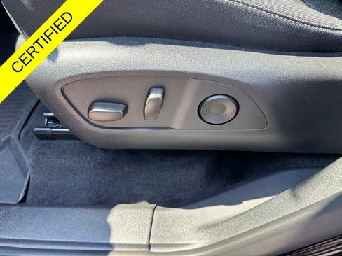 Used 2025 Chevrolet Traverse LT w/ LPO, Floor Liner Package FWD image 10