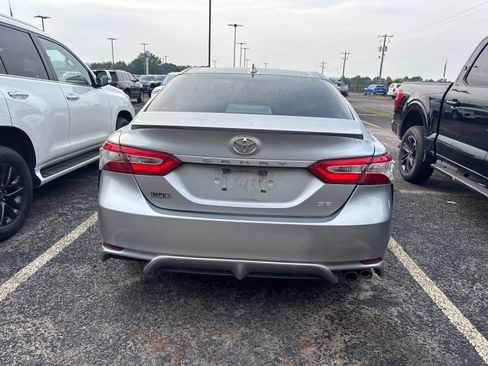 Used 2019 Toyota Camry SE w/ Convenience Package FWD image 5