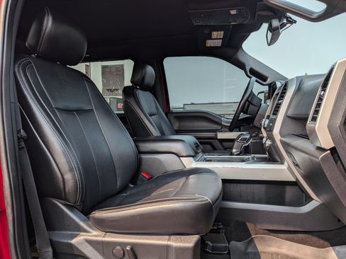 Used 2019 Ford F150 Lariat w/ Equipment Group 502A Luxury AWD/4WD image 8