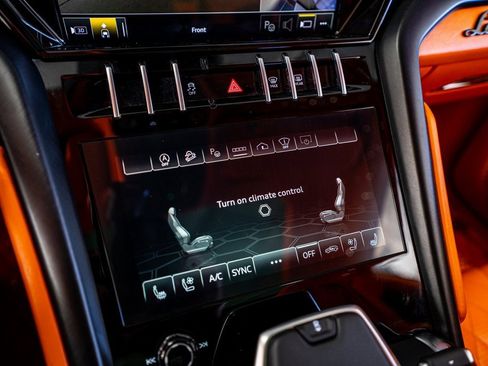 Used 2022 Lamborghini Urus image 64