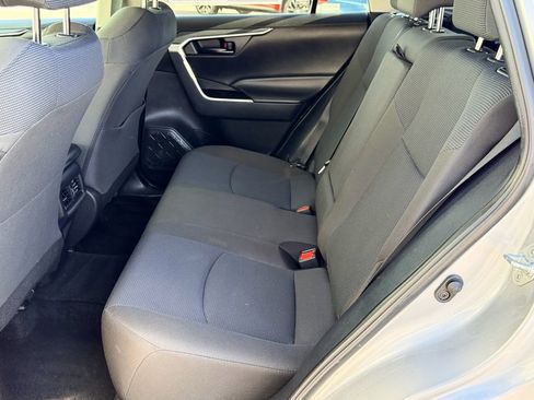 Used 2022 Toyota RAV4 LE image 29