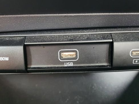 Used 2024 Kia Niro LX FWD image 32