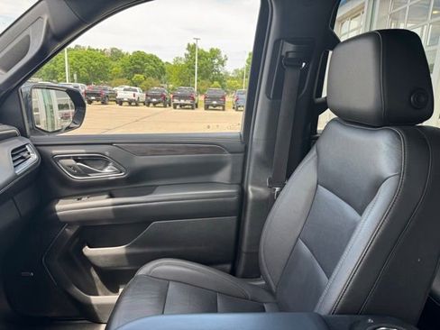 Used 2022 Chevrolet Suburban Z71 AWD/4WD image 19