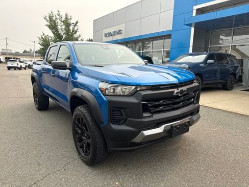 Used 2023 Chevrolet Colorado Trail Boss w/ Advanced Trailering Package AWD/4WD image 4