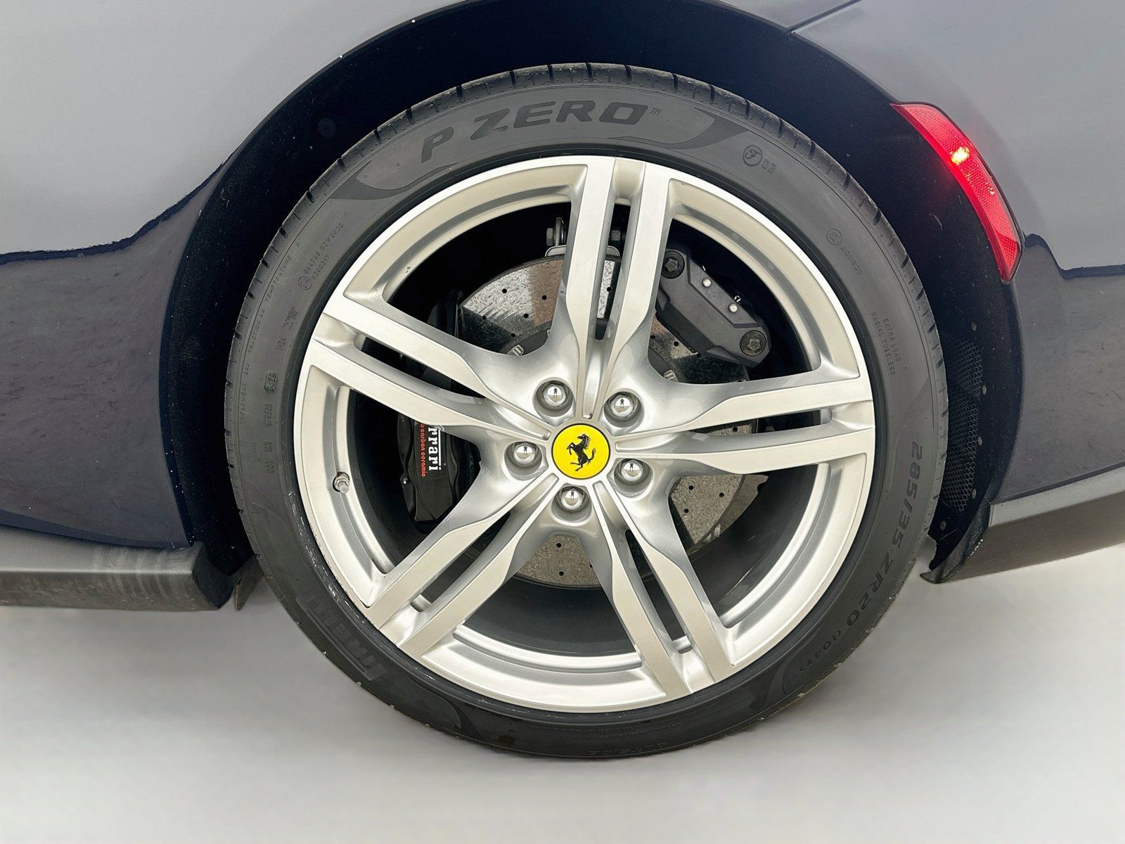 Used 2020 Ferrari Portofino RWD image 68