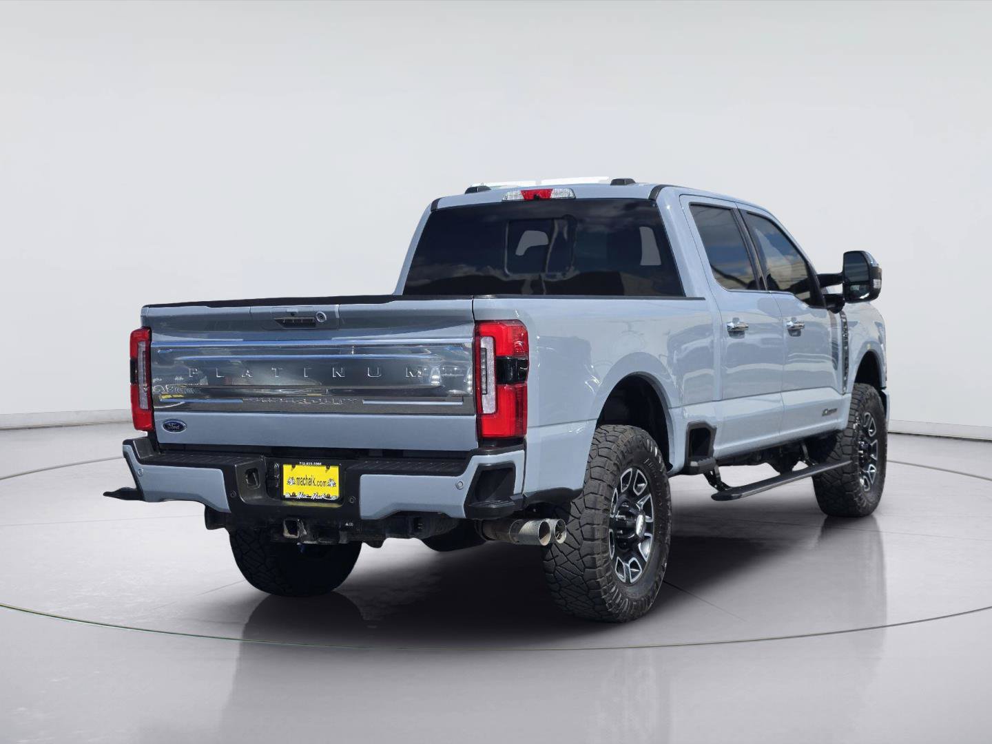Used 2024 Ford F250 Platinum w/ FX4 Off-Road Package AWD/4WD image 8