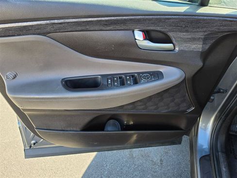 Used 2019 Hyundai Santa Fe SE AWD/4WD image 35