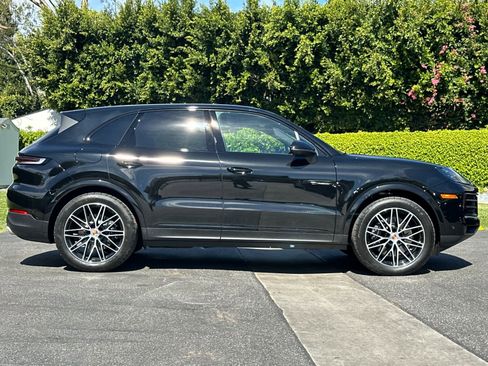 New 2026 Porsche Cayenne image 9
