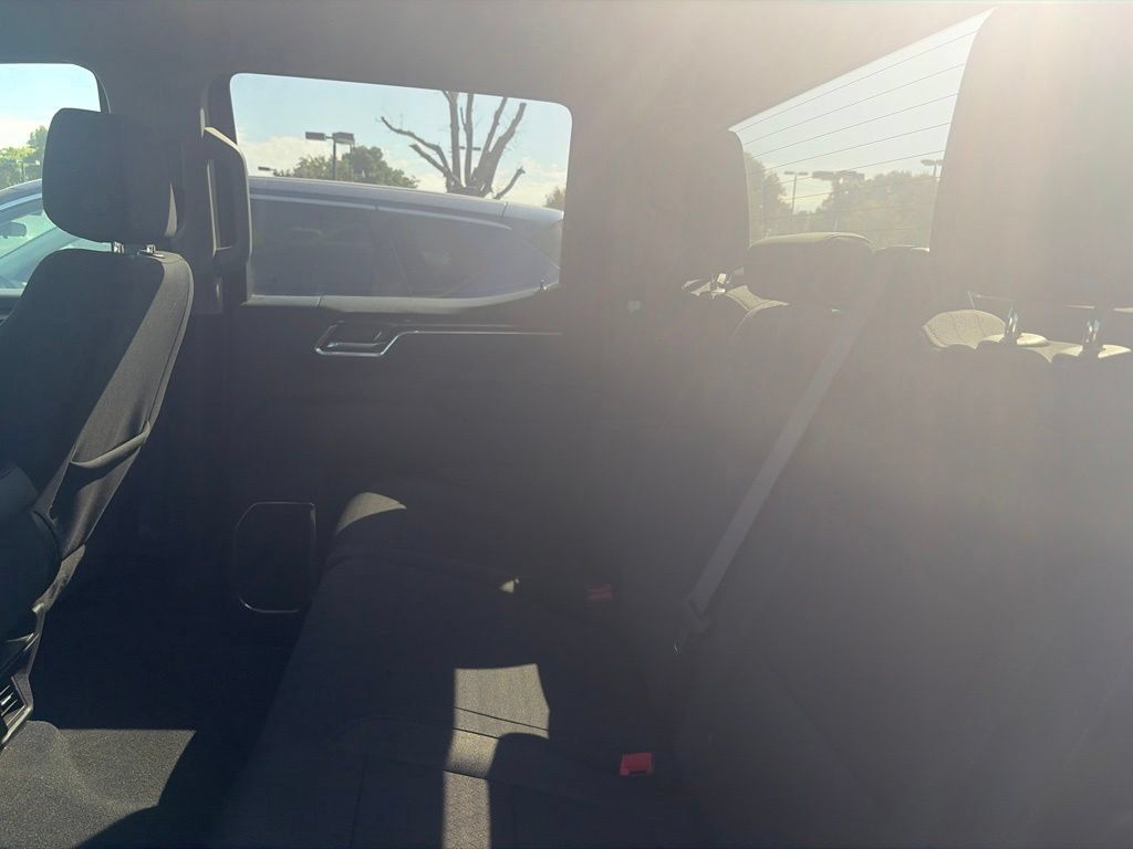 Used 2024 Chevrolet Silverado 1500 LT w/ Protection Package RWD image 8