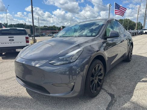 Used 2023 Tesla Model Y Long Range AWD/4WD image 8
