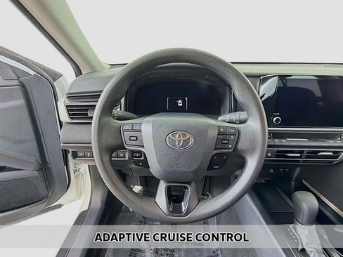 Used 2025 Toyota Camry LE image 3