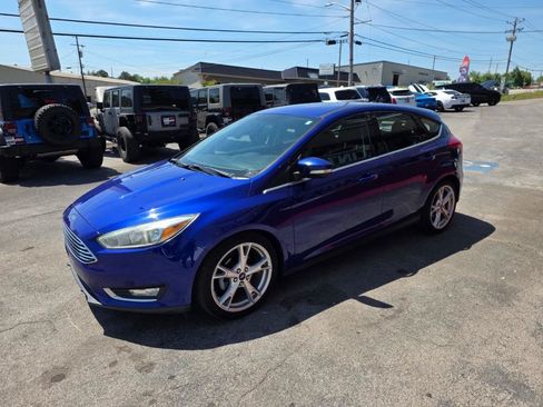 Used 2015 Ford Focus Titanium FWD image 4