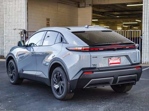 New 2026 Toyota C-HR AWD/4WD image 5