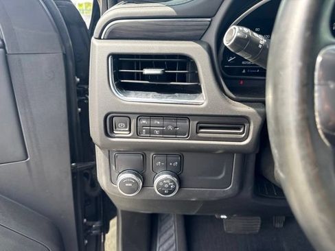 Used 2023 GMC Yukon XL SLT w/ SLT Luxury Package RWD image 9