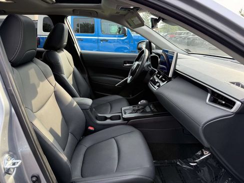 Used 2026 Toyota Corolla Cross XLE w/ Convenience Package AWD/4WD image 15