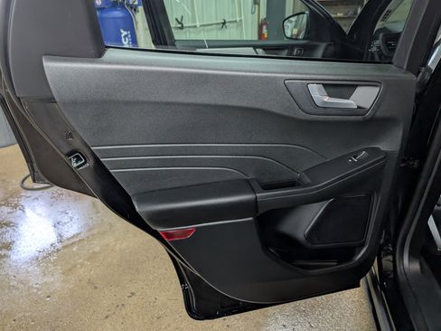 Used 2023 Ford Escape Platinum AWD/4WD image 10