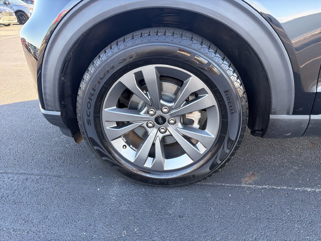 Used 2021 Ford Explorer XLT w/ Equipment Group 202A AWD/4WD image 9